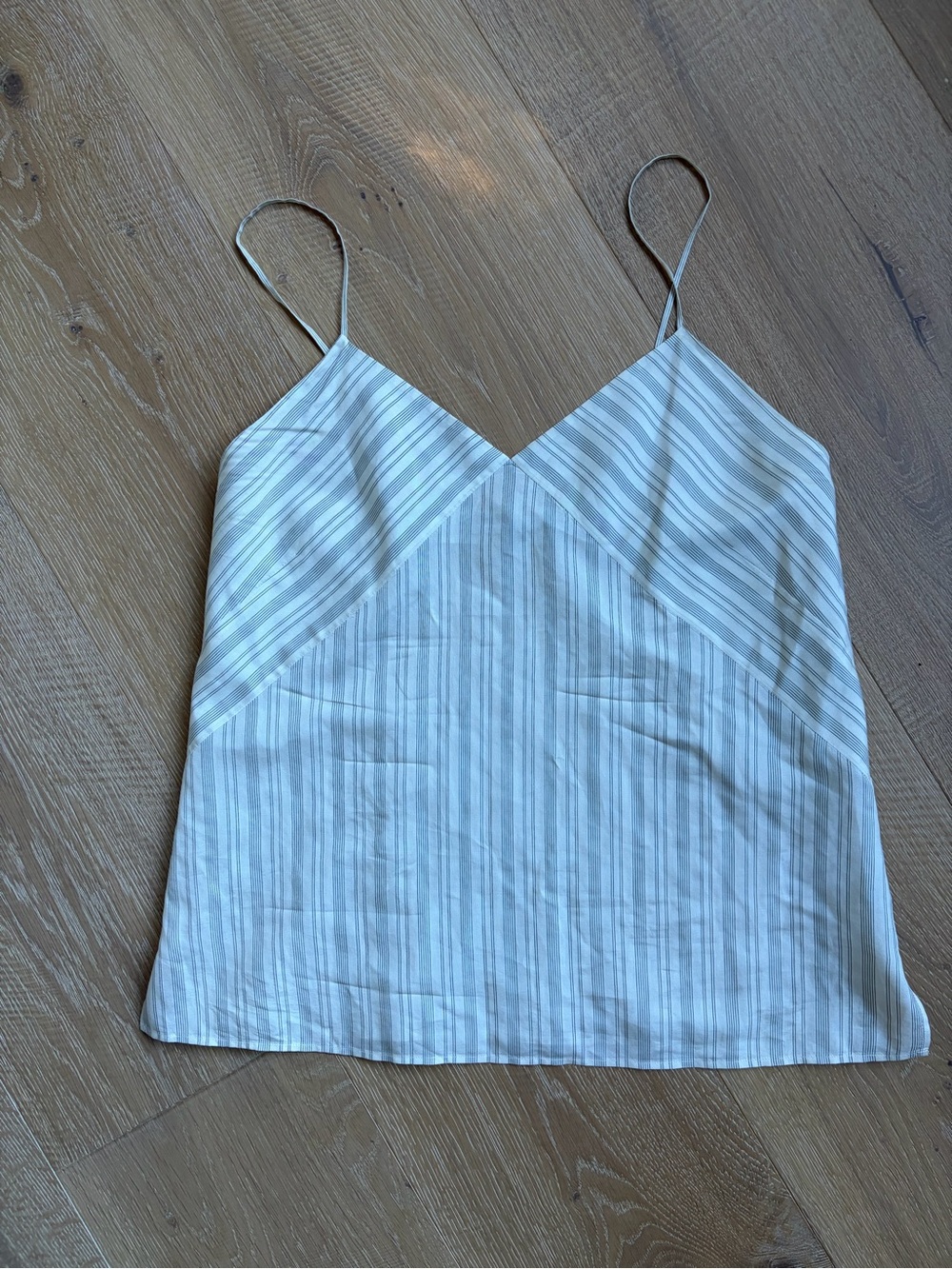 Vince 100% Silk Striped V-Neck Spaghetti Strap Cami Light Gray + White Size XS